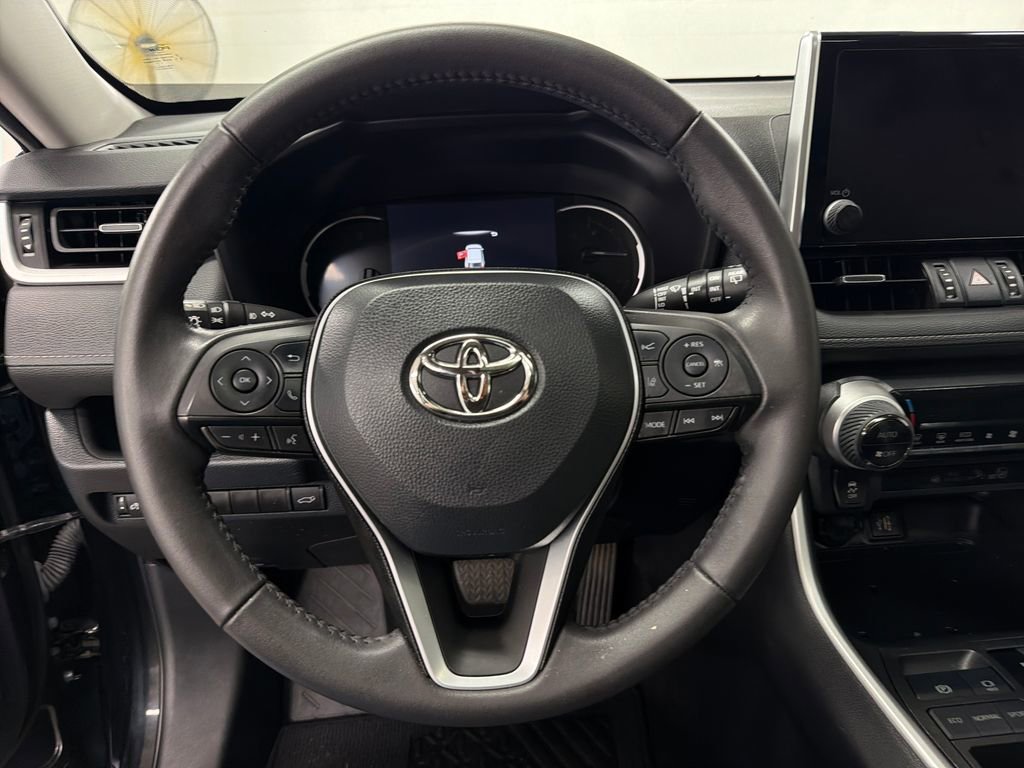 Used 2023 Toyota RAV4 XLE Premium FWD image 20