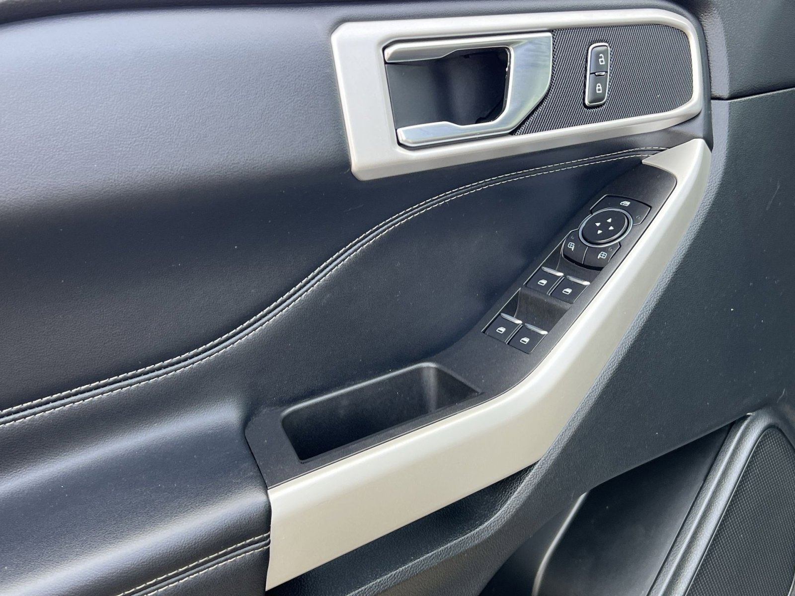 Certified 2021 Ford Explorer XLT image 15