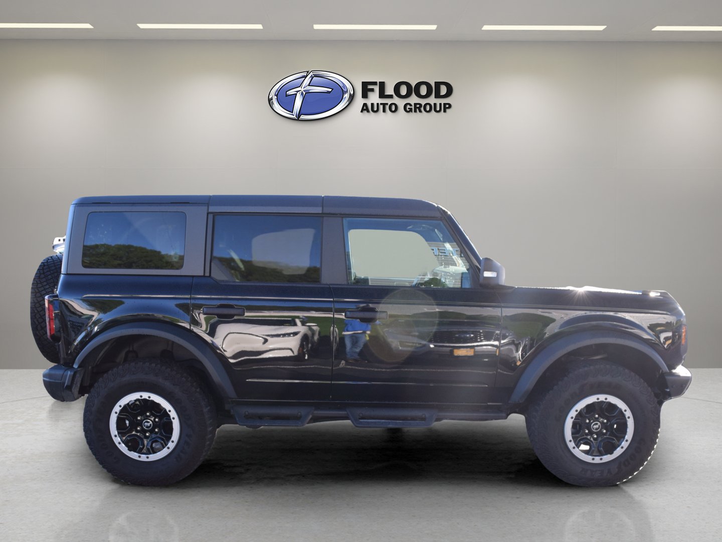 Certified 2023 Ford Bronco Badlands w/ Sasquatch Package AWD/4WD image 3