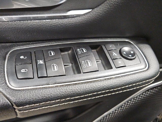 Used 2020 RAM 1500 Laramie AWD/4WD image 13
