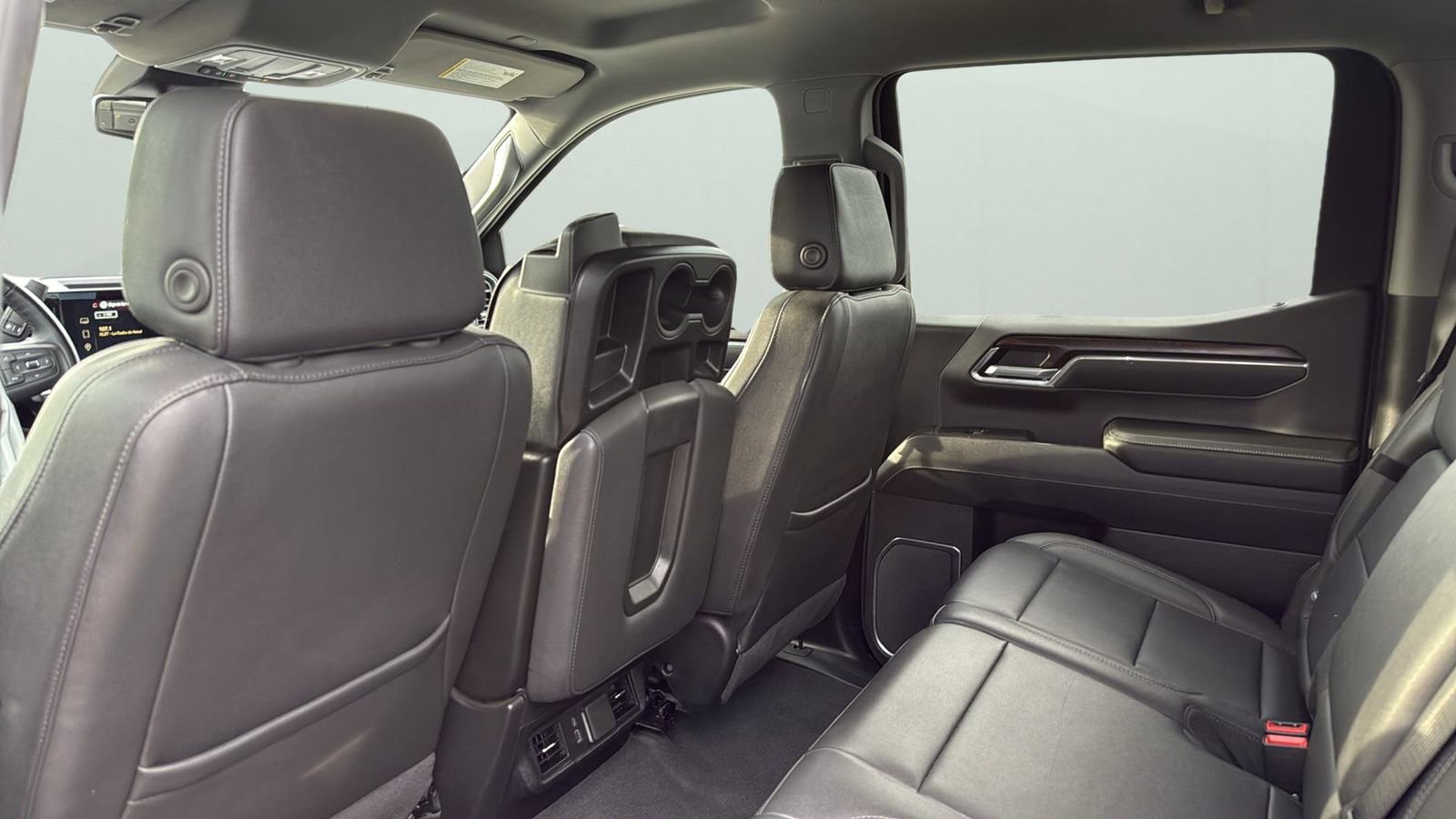 Used 2025 GMC Sierra 1500 SLT image 28