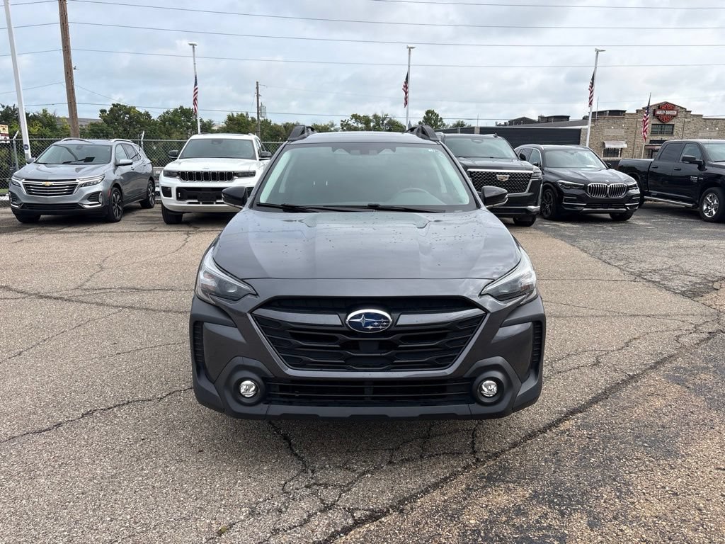 Used 2024 Subaru Outback Premium AWD/4WD image 2