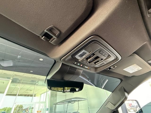 Used 2025 GMC Sierra 2500 Denali w/ Technology Package AWD/4WD image 32