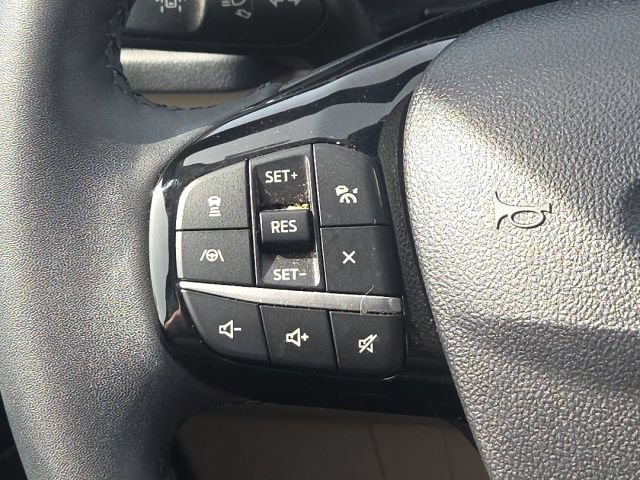 Certified 2022 Ford Escape Titanium AWD/4WD image 39