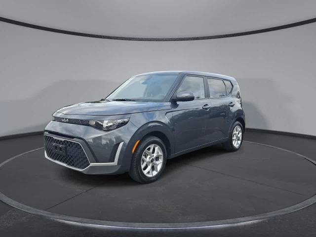 Used 2024 Kia Soul LX w/ Option Group 015 FWD image 4
