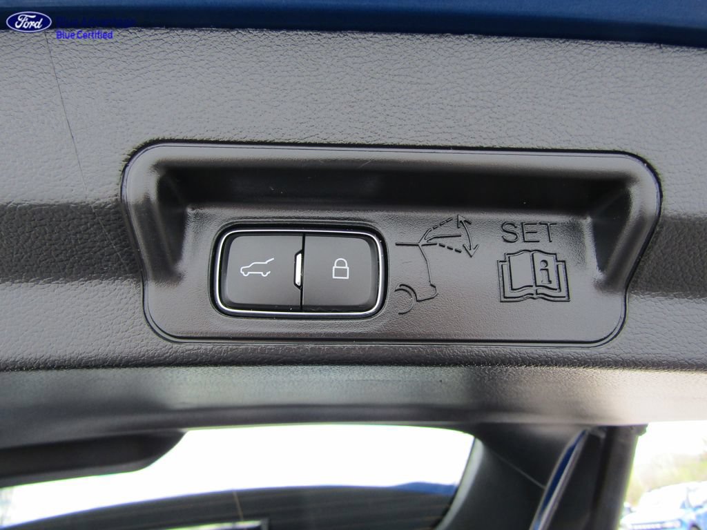 Certified 2022 Ford Explorer XLT w/ Equipment Group 202A AWD/4WD image 27