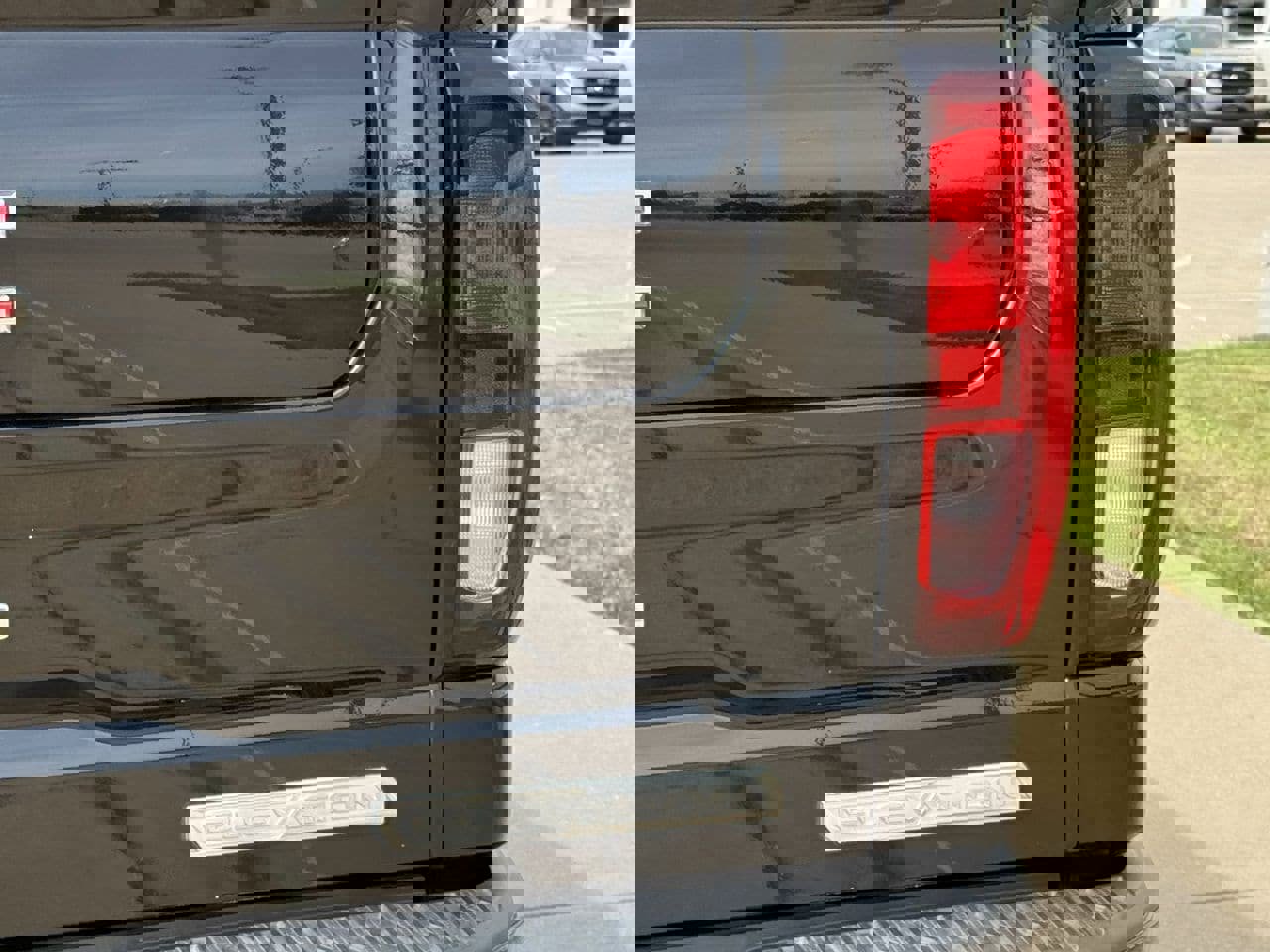 Used 2022 GMC Sierra 1500 Elevation w/ Preferred Package image 8