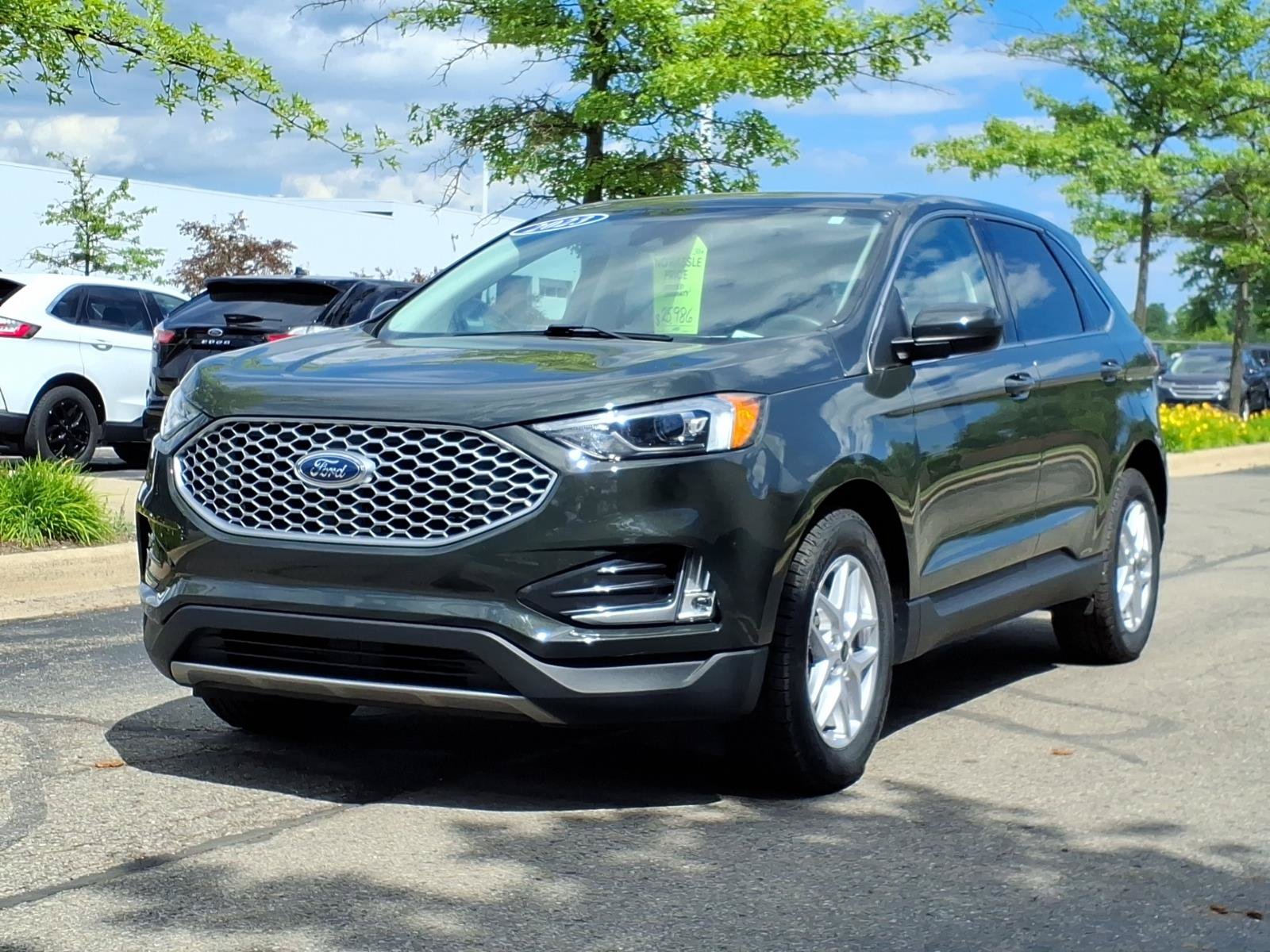 Certified 2023 Ford Edge SEL w/ Convenience Package AWD/4WD image 3