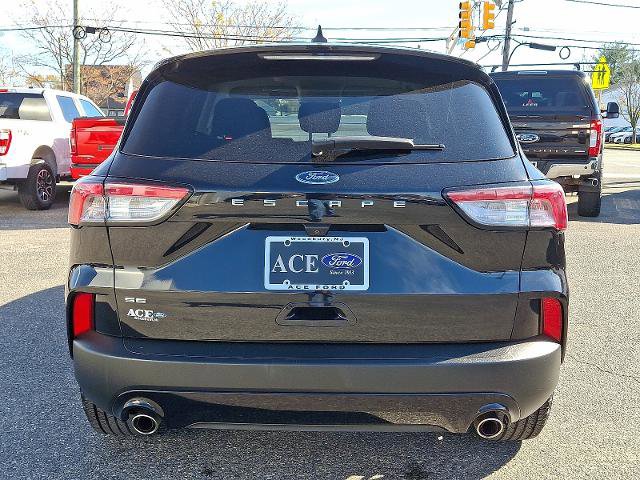 Certified 2022 Ford Escape SE w/ SE Sport Appearance Package image 5