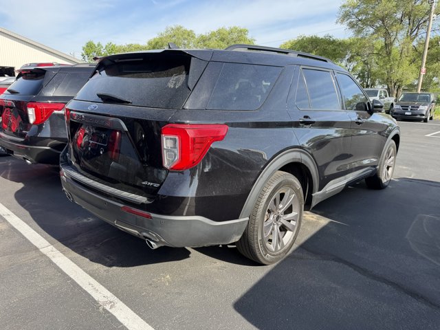 Certified 2022 Ford Explorer XLT w/ Equipment Group 202A AWD/4WD image 2