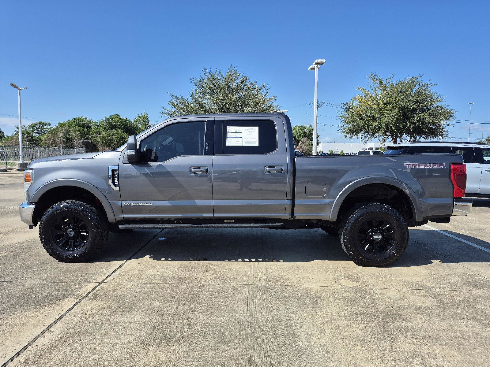 Certified 2022 Ford F250 Lariat w/ Tremor Off-Road Package AWD/4WD image 20
