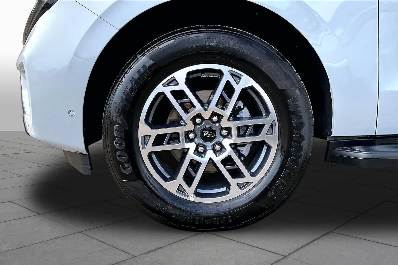 Certified 2025 Ford Expedition Active RWD image 13