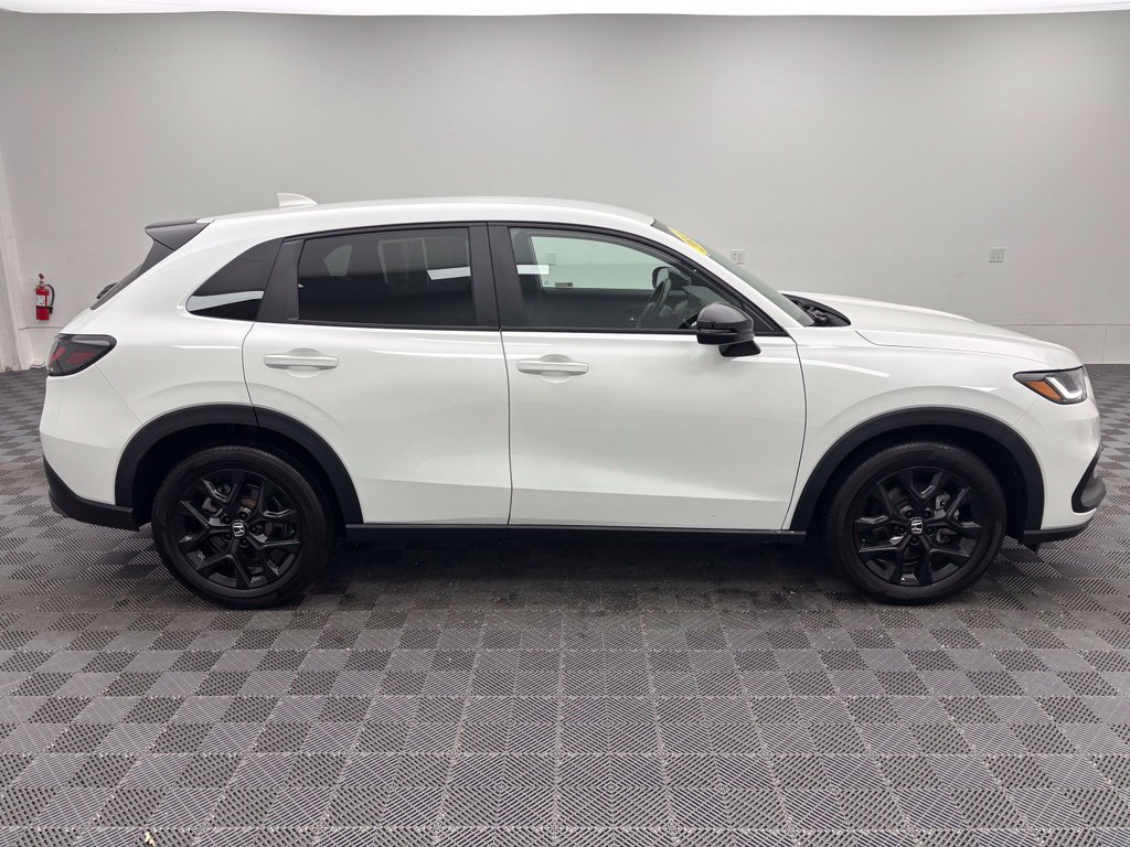 Used 2023 Honda HR-V Sport image 7