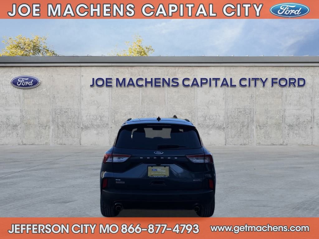 Certified 2022 Ford Escape SE w/ SE Sport Appearance Package image 4