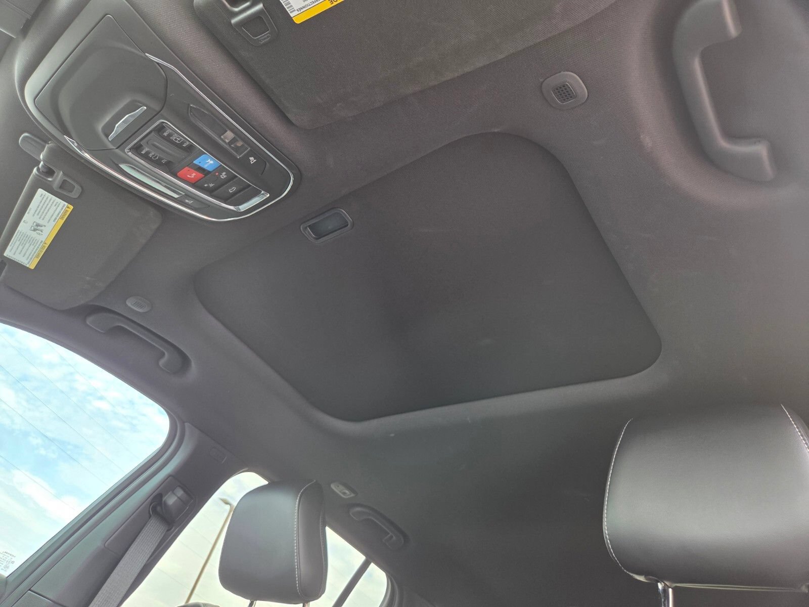 Used 2024 Jeep Grand Cherokee Altitude AWD/4WD image 11