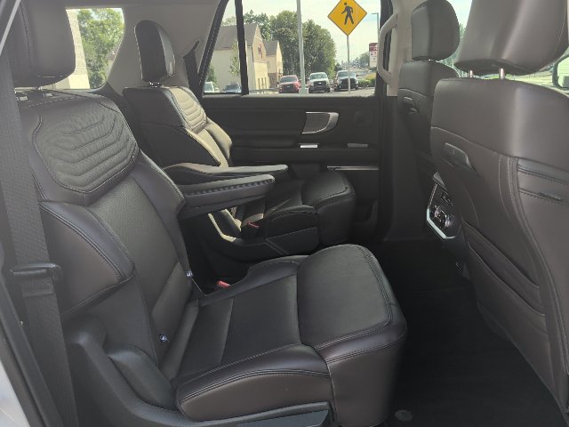 Certified 2025 Ford Expedition Max Platinum w/ Platinum Ultimate Package AWD/4WD image 20