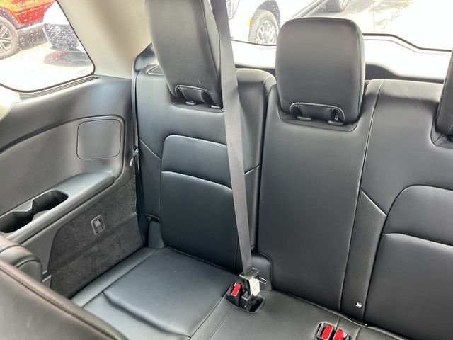 Used 2024 Nissan Pathfinder SL FWD image 26