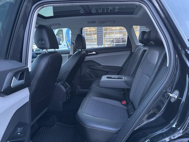 Used 2022 Volkswagen Taos SE image 16