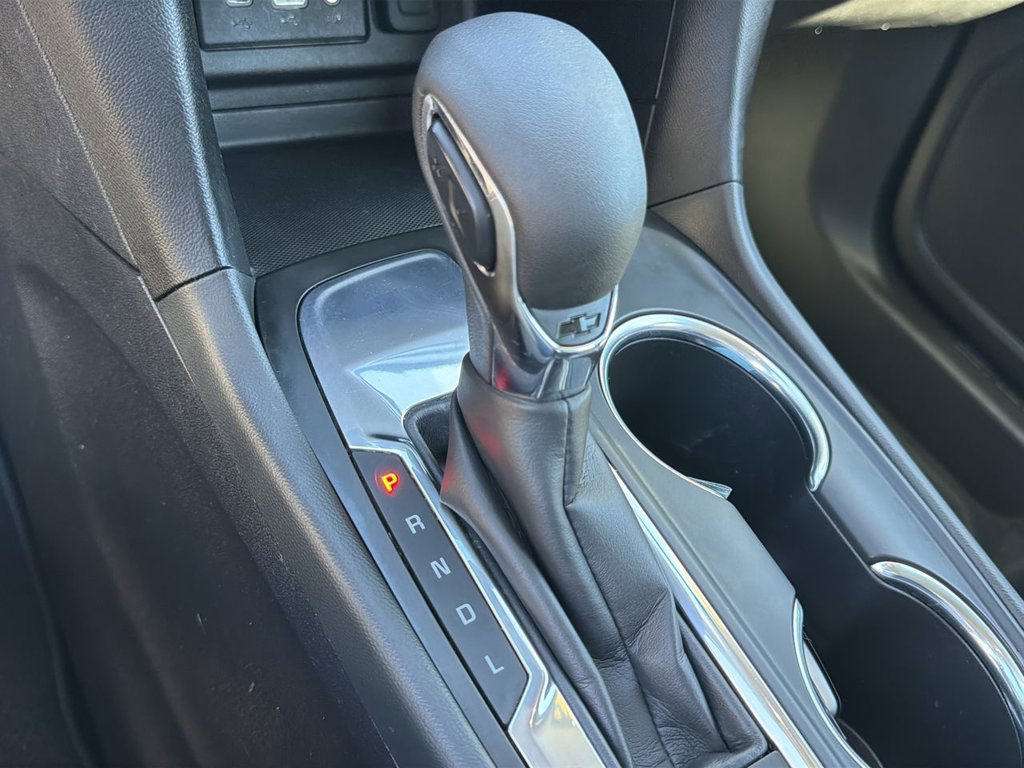 Used 2022 Chevrolet Equinox LS FWD image 17