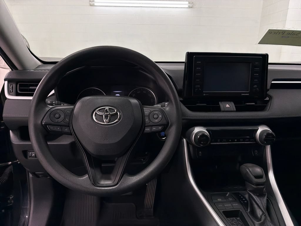 Used 2020 Toyota RAV4 XLE FWD image 9