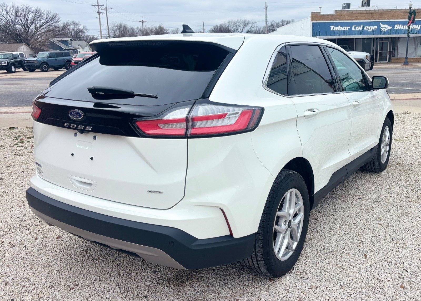 Certified 2024 Ford Edge SEL w/ Convenience Package image 3