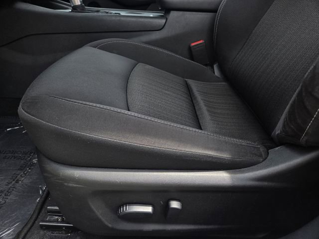 Used 2025 Nissan Altima 2.5 SV FWD image 10