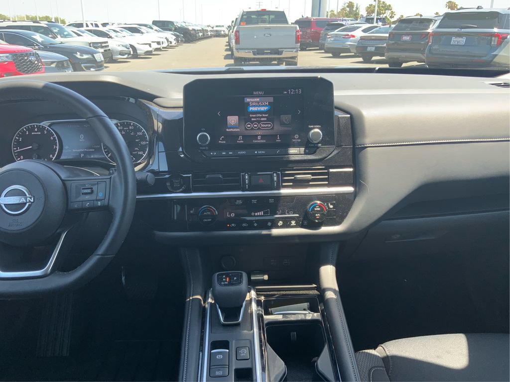 Used 2025 Nissan Pathfinder SV FWD image 25