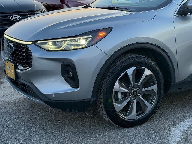 Certified 2024 Ford Escape Platinum AWD/4WD image 23