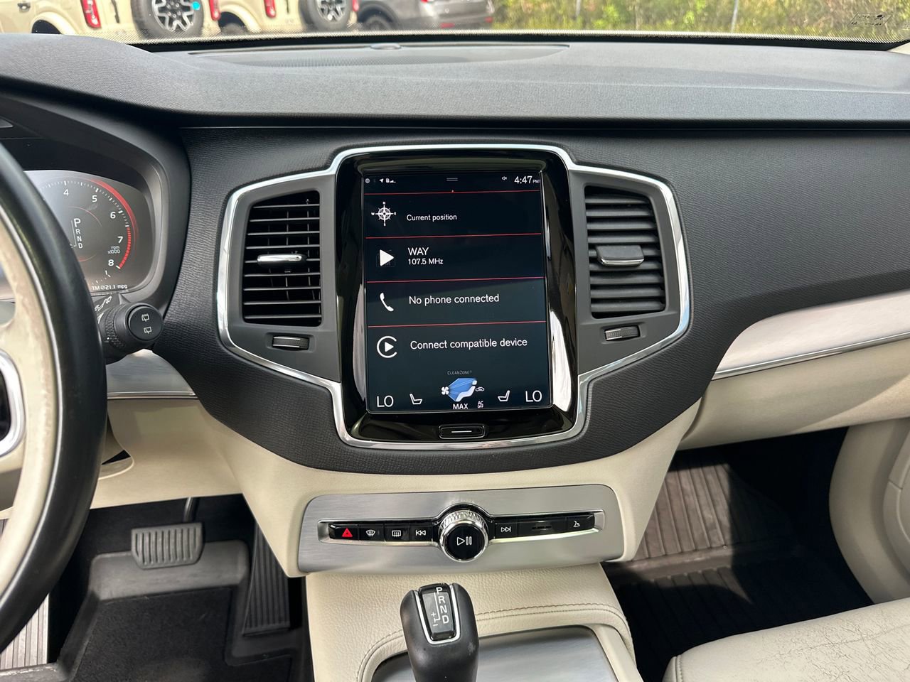 Used 2018 Volvo XC90 T5 Momentum w/ Convenience Package AWD/4WD image 28