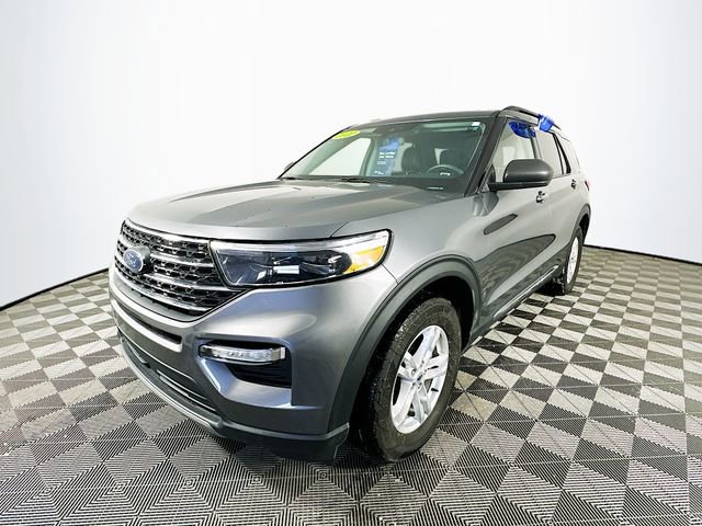 Certified 2022 Ford Explorer XLT w/ Equipment Group 202A image 6