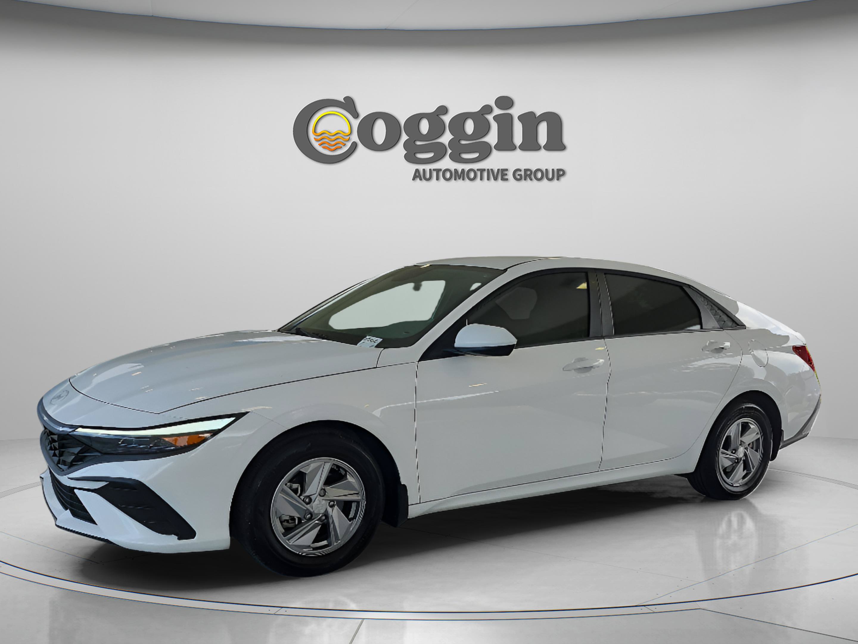 Used 2025 Hyundai Elantra SE
