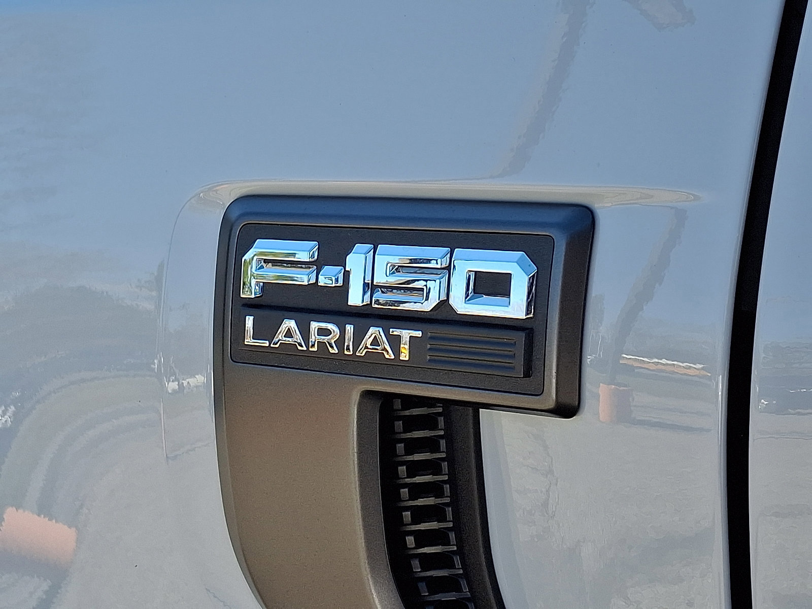 Certified 2023 Ford F150 Lariat w/ Equipment Group 502A High image 34