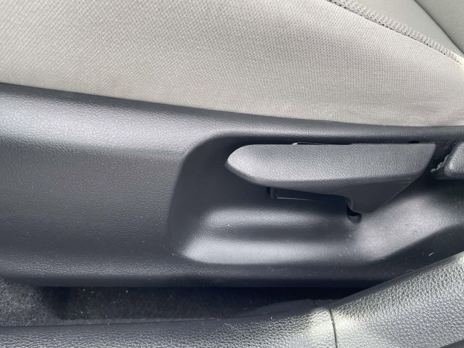 Used 2022 Toyota Corolla L FWD image 15
