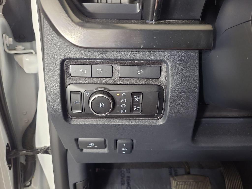 Certified 2024 Ford F250 Lariat w/ Lariat Ultimate Package AWD/4WD image 16