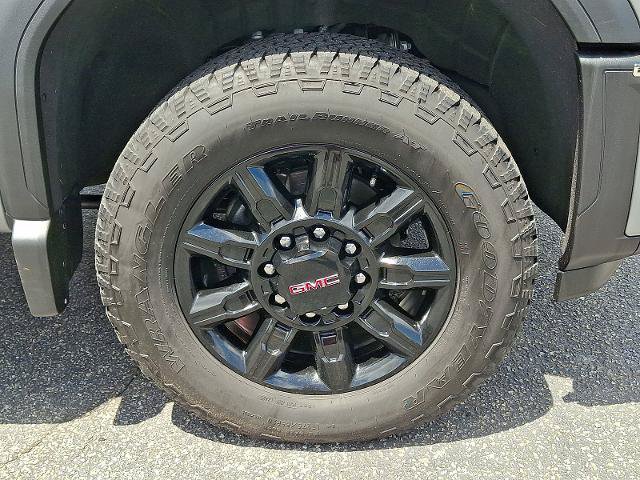 Used 2025 GMC Sierra 2500 AT4 AWD/4WD image 8