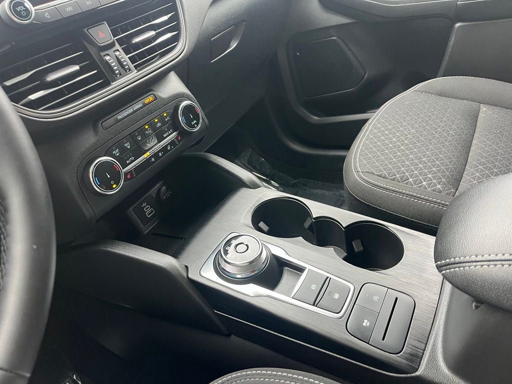Certified 2025 Ford Escape Active w/ Cold Weather Package FWD image 32