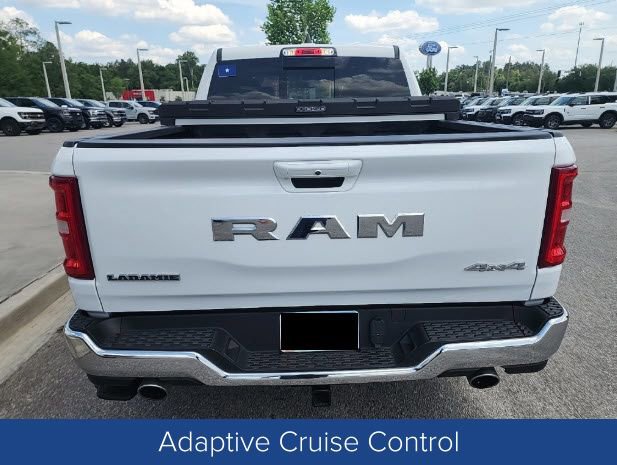 Used 2025 RAM 1500 Laramie AWD/4WD image 6