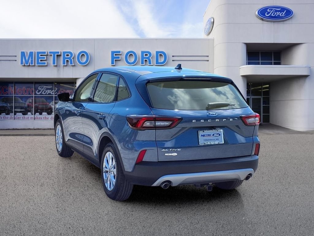 Certified 2025 Ford Escape Active w/ Cold Weather Package FWD image 5