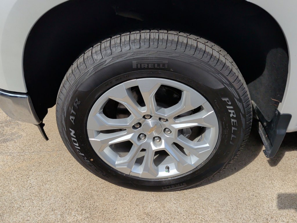 Used 2023 Chevrolet Silverado 1500 LTZ w/ Technology Package AWD/4WD image 38