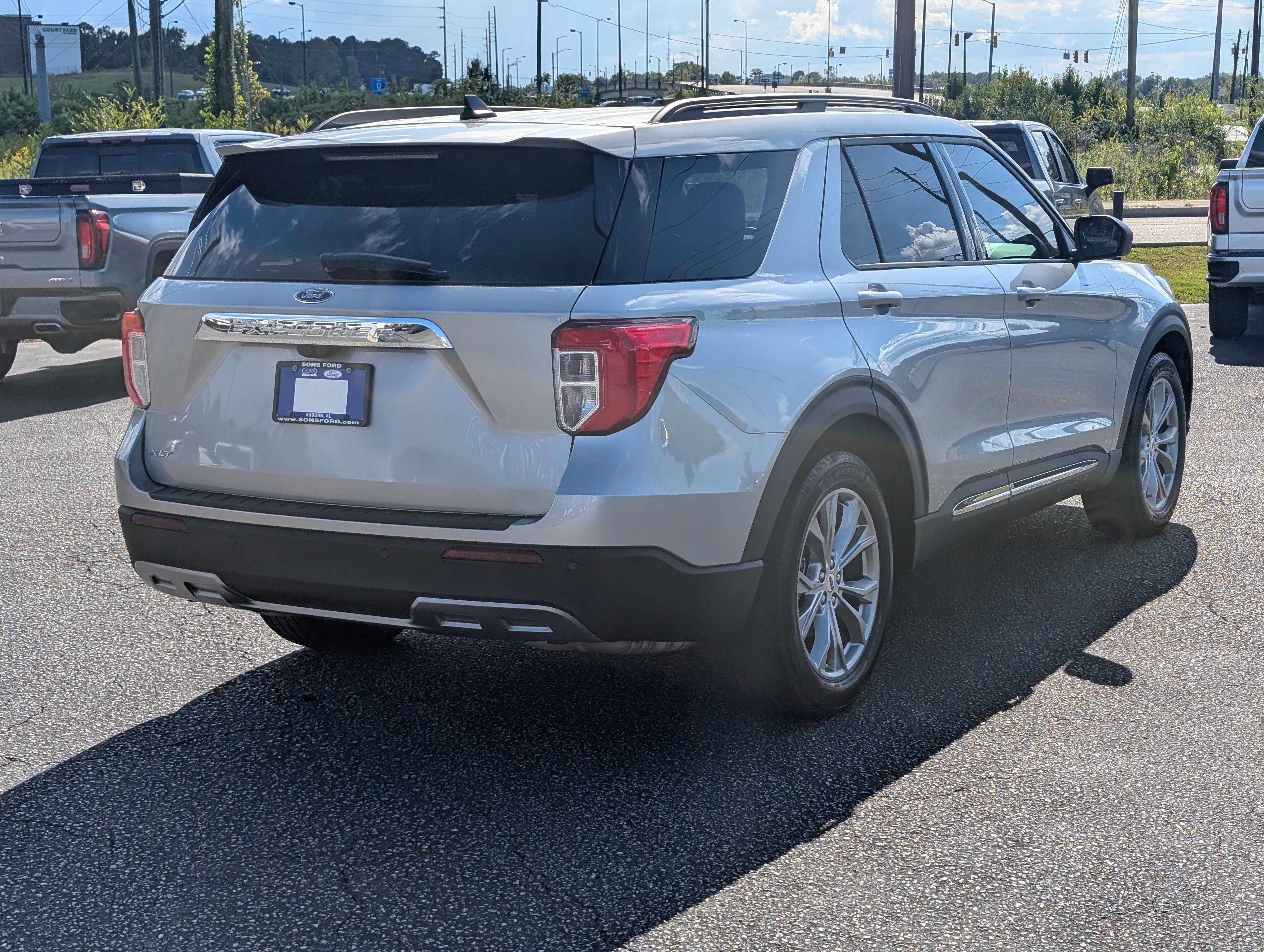 Certified 2023 Ford Explorer XLT w/ Equipment Group 202A image 9