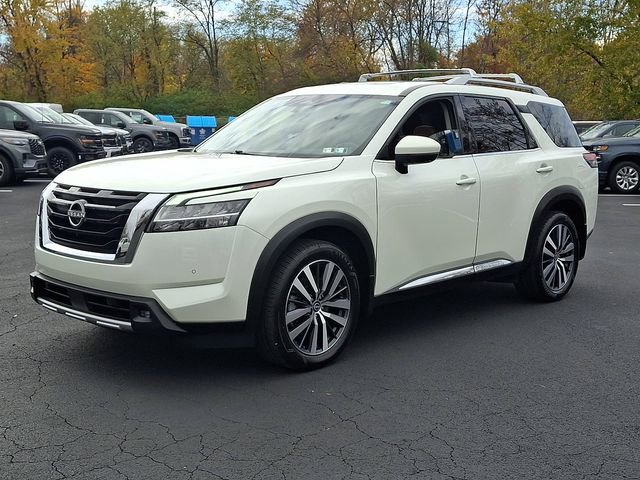 Used 2022 Nissan Pathfinder Platinum w/ Cargo Package image 5