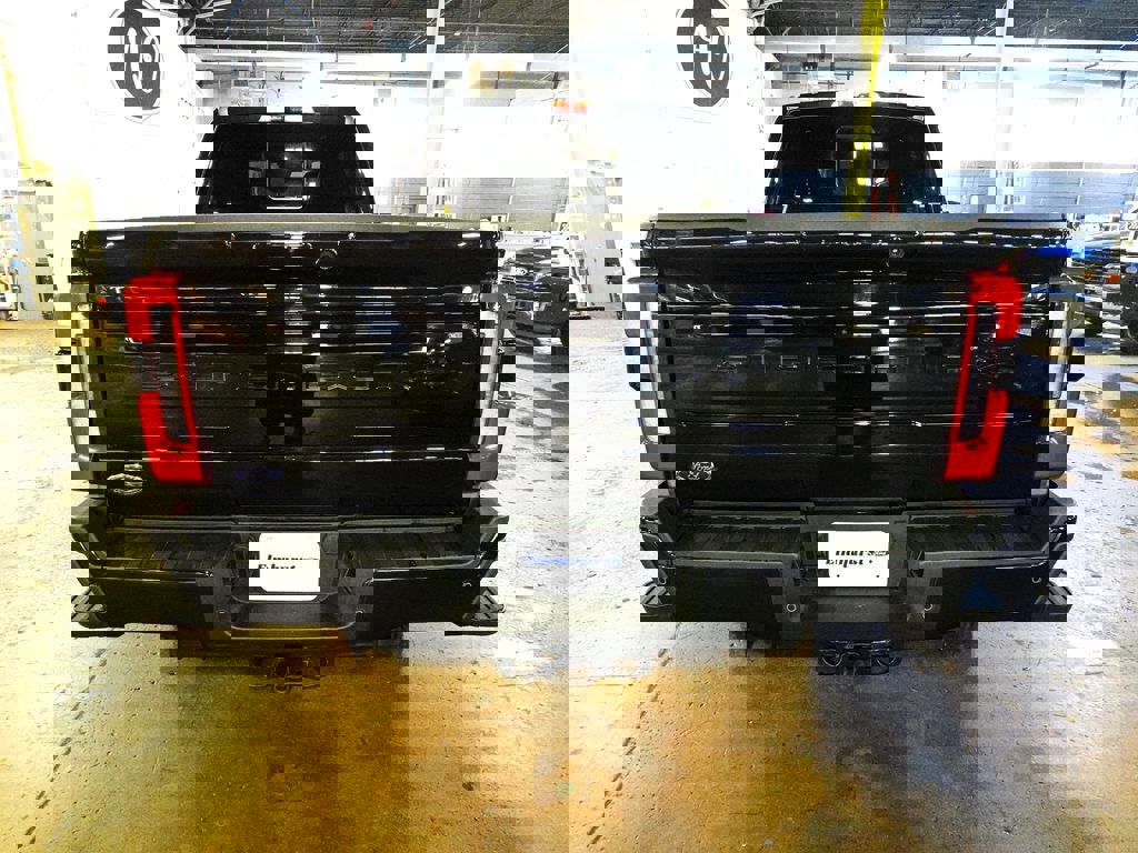 Certified 2025 Ford F350 Platinum w/ Tremor Off-Road Package AWD/4WD image 5