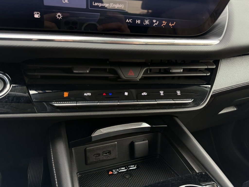 Used 2024 Buick Envision Preferred image 18