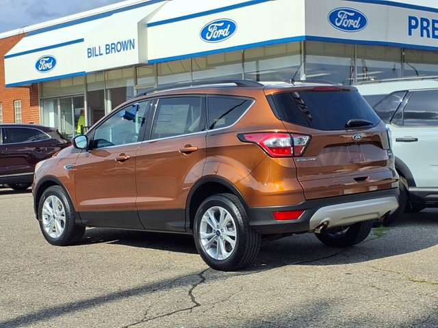 Certified 2017 Ford Escape SE w/ Equipment Group 201A FWD image 2