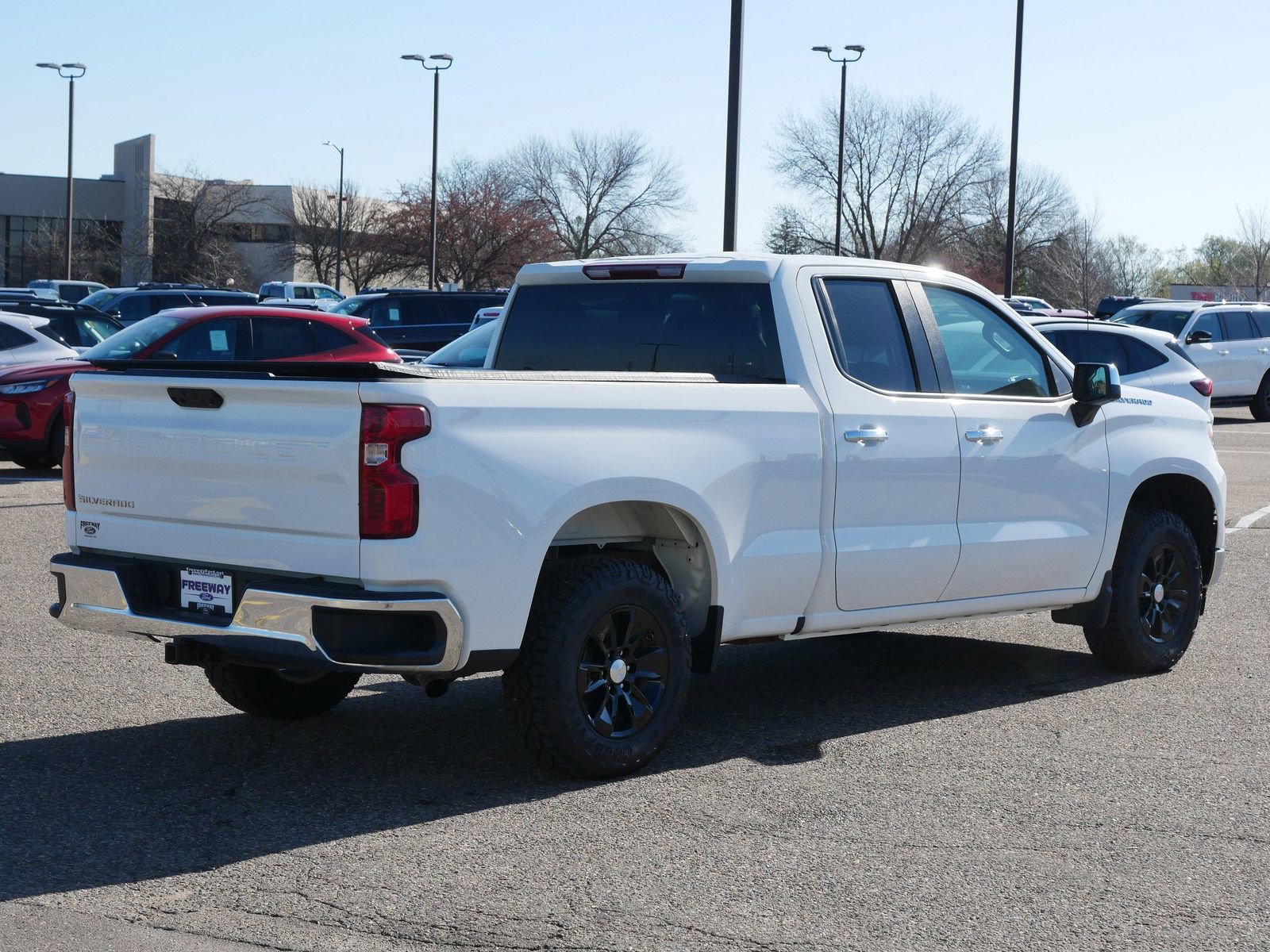Used 2023 Chevrolet Silverado 1500 LT image 4