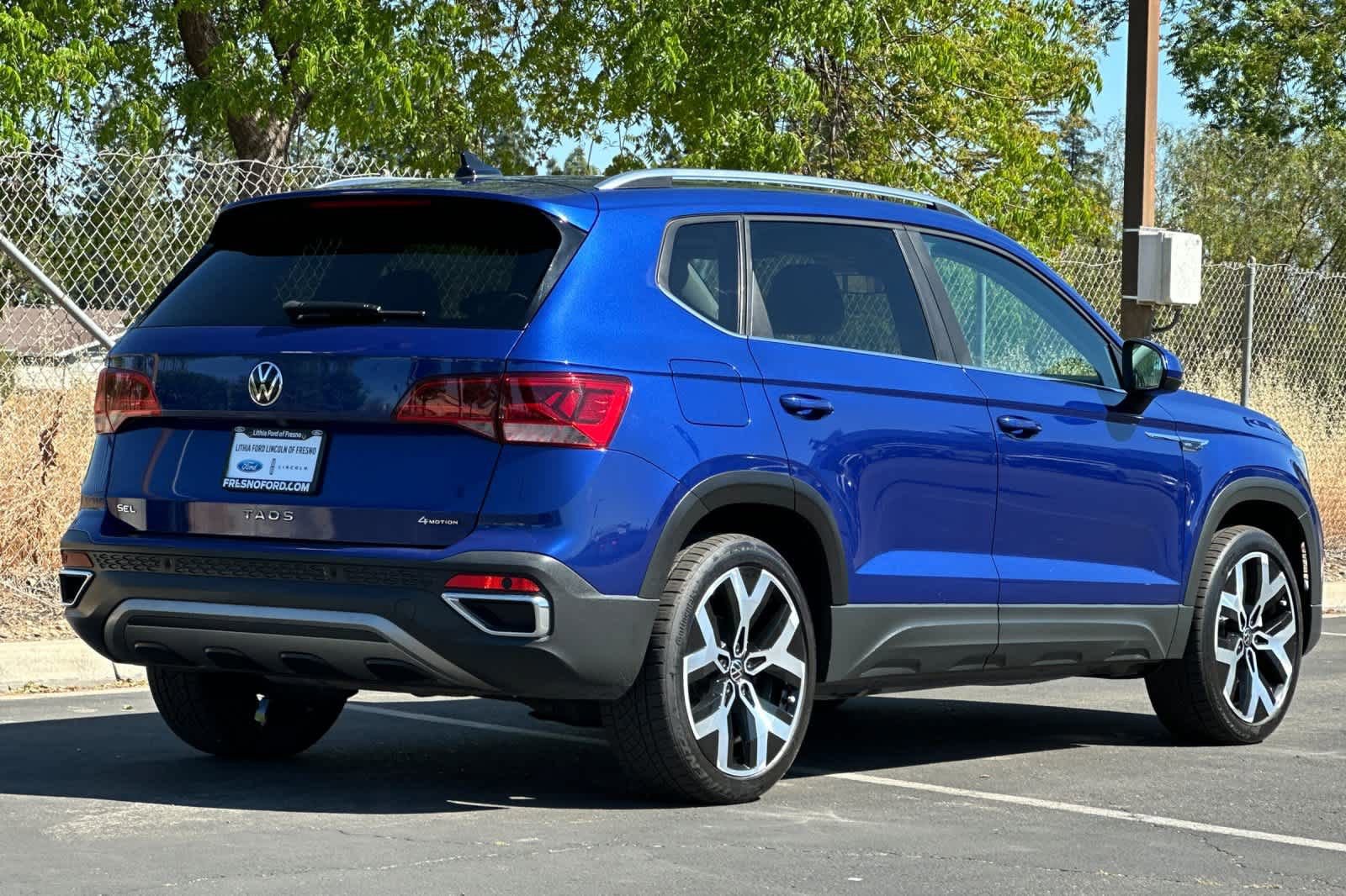 Used 2022 Volkswagen Taos SEL image 5