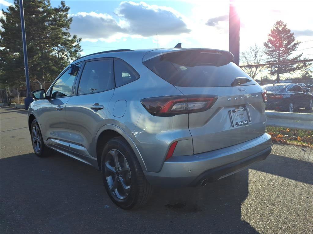 Certified 2023 Ford Escape ST-Line w/ Tech Pack #1 image 4