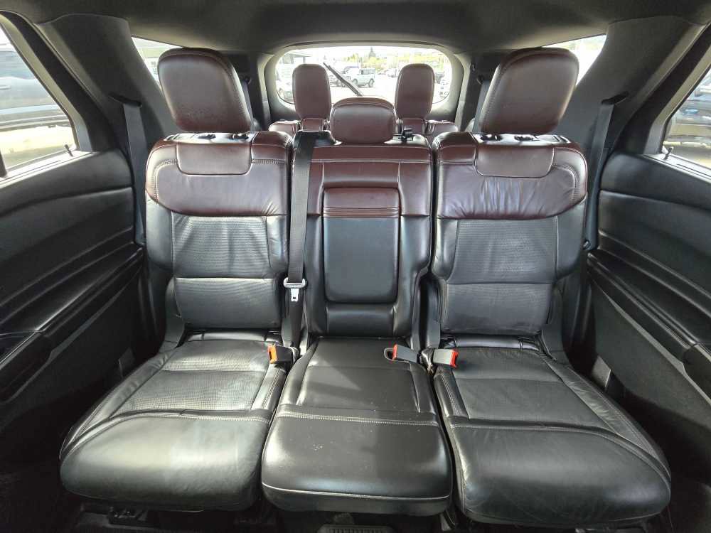 Certified 2020 Ford Explorer Platinum w/ Premium Technology Package image 18