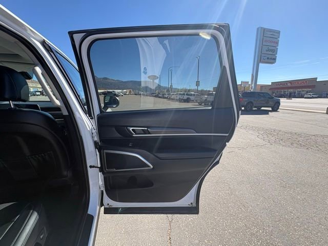 Used 2025 Kia Telluride S FWD image 22