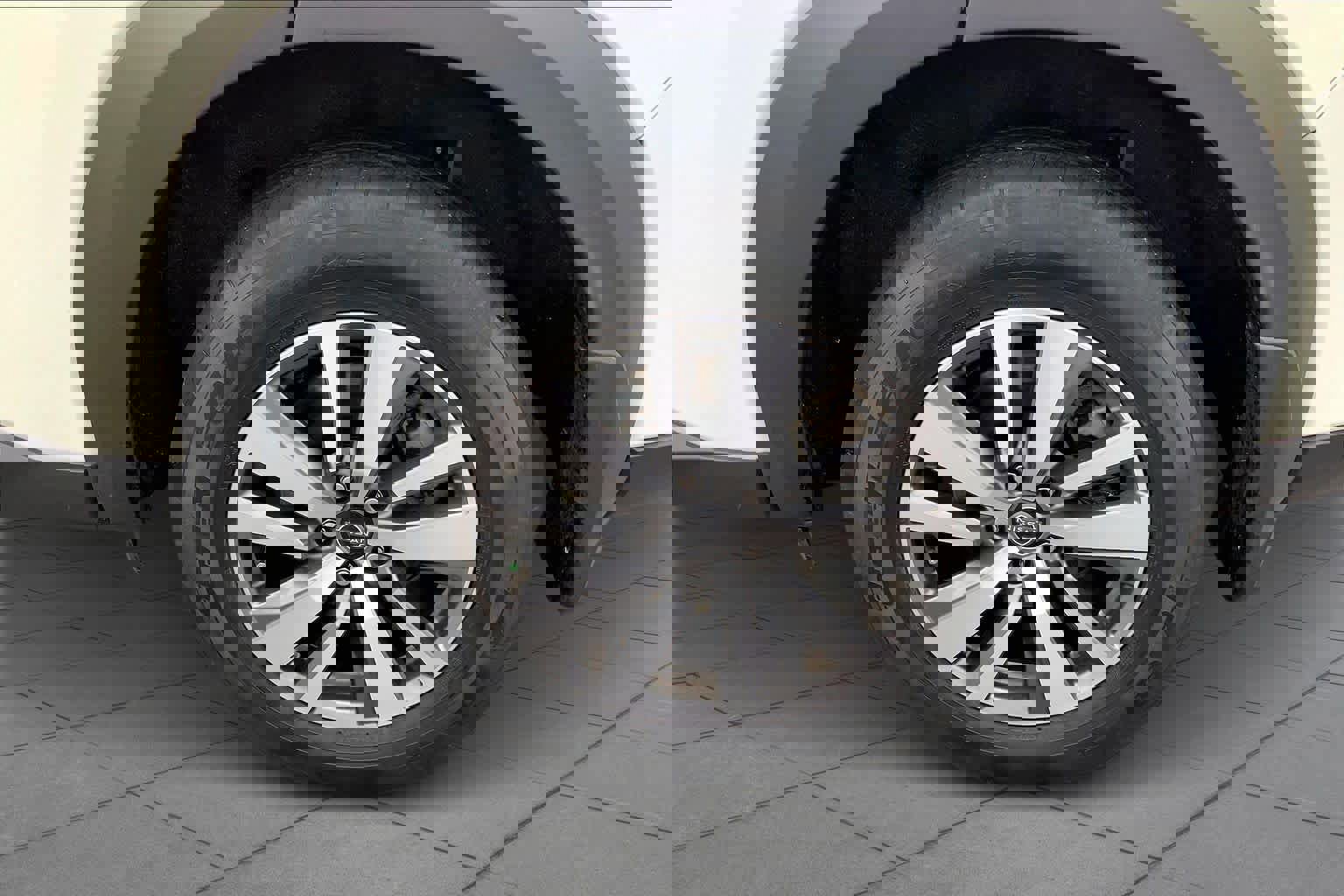 Used 2023 Nissan Pathfinder SL image 11